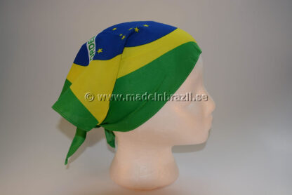 Bandana Brasilien trekantig flagga ovikt från sidan